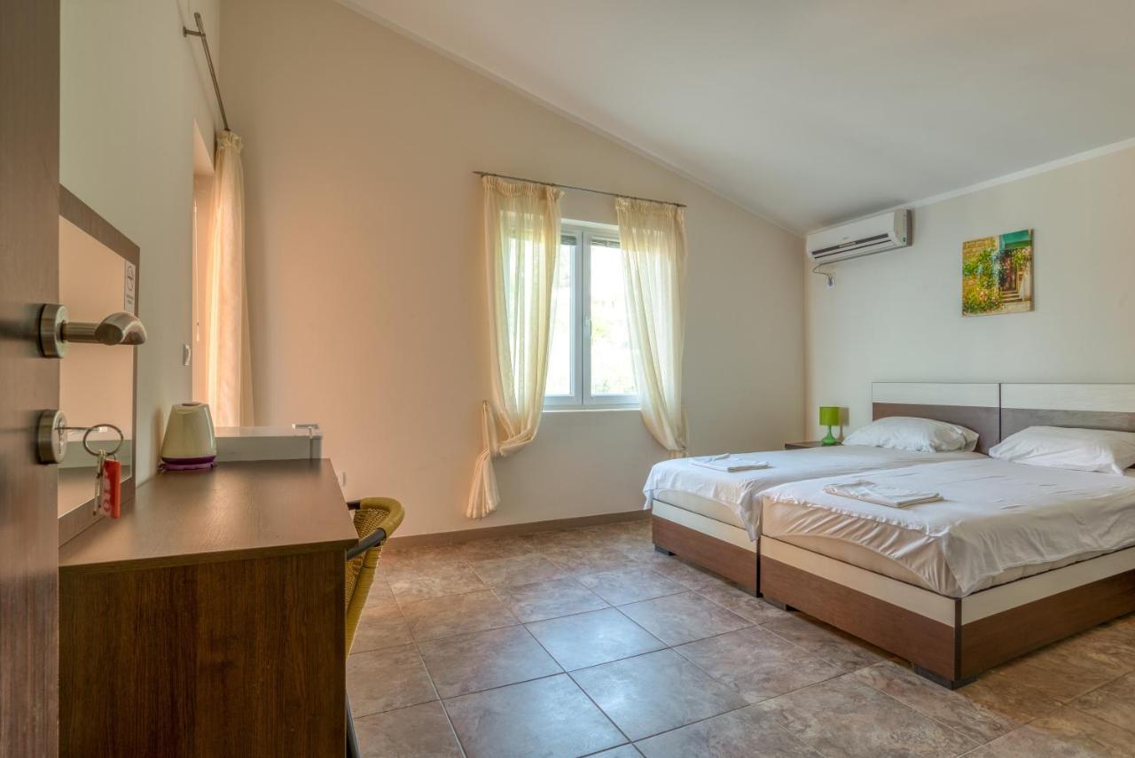 Apartmani Bronhi Sutomore Exterior photo