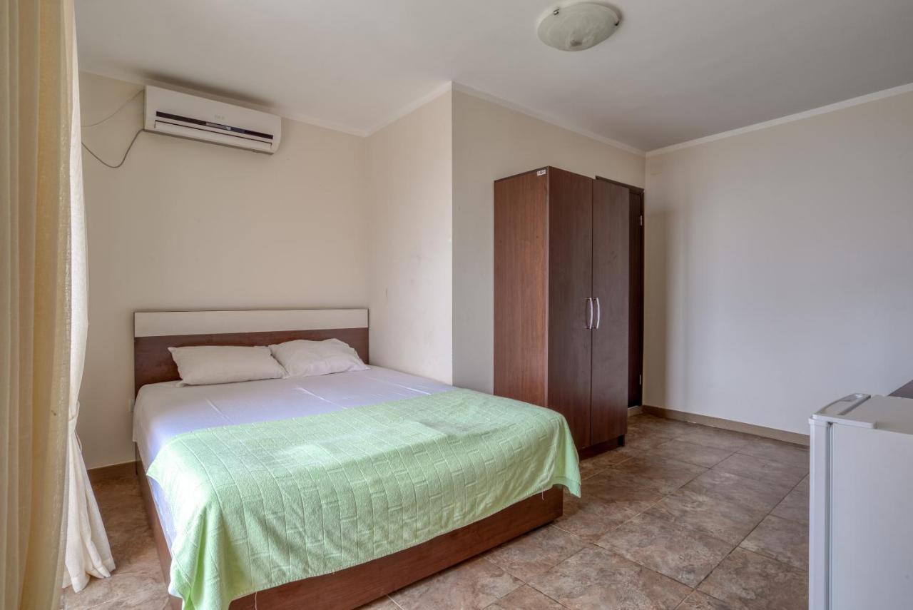 Apartmani Bronhi Sutomore Exterior photo