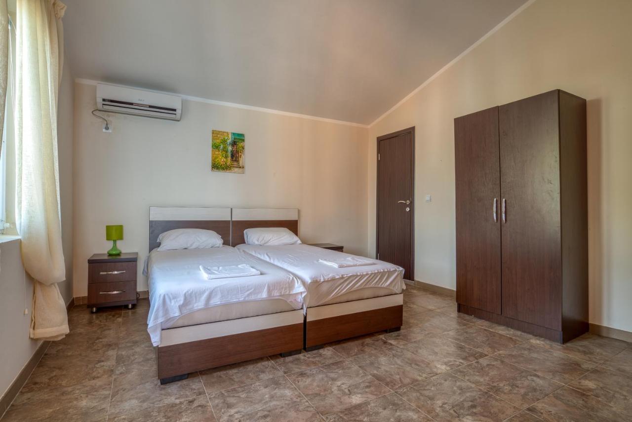 Apartmani Bronhi Sutomore Exterior photo
