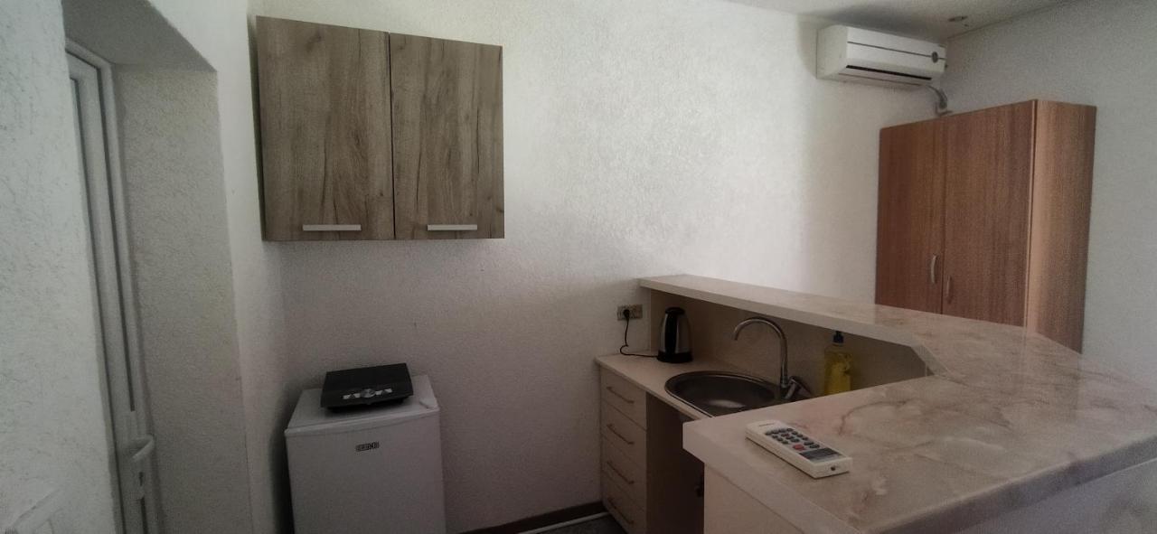 Apartmani Bronhi Sutomore Exterior photo