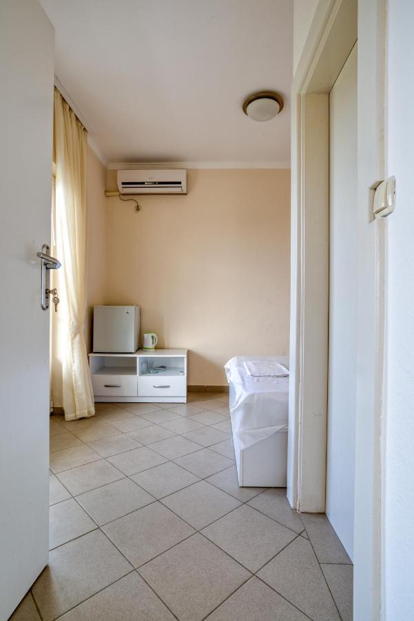 Apartmani Bronhi Sutomore Exterior photo